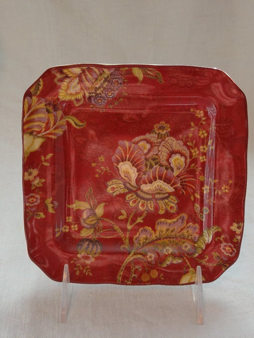 222 Fifth Gabrielle Dessert, Bread, Appetizer Plate Red Floral Scalloped Edge